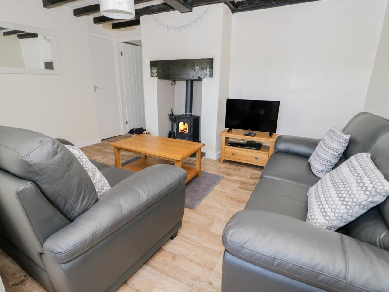 5 Ceirnioge Cottages 베투스 이 코이드 외부 사진